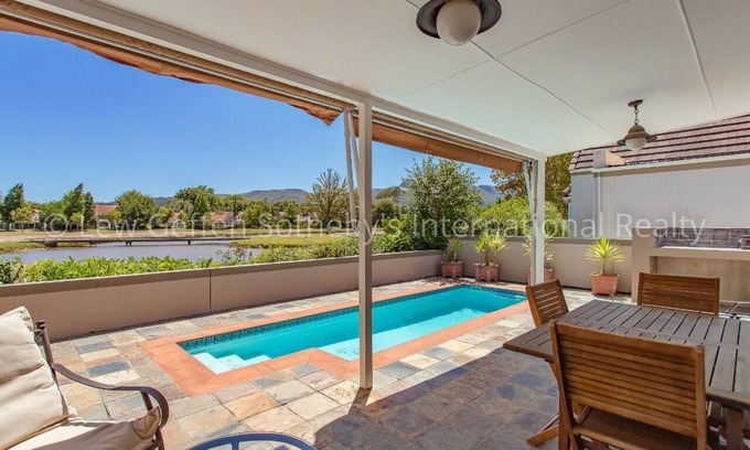 Paarl House | Cape Winelands Golf Estate