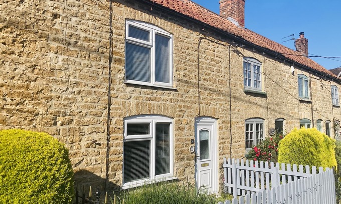 Branston Cottage | Capella Cottage, 2 Bedroom, Sleeps 4