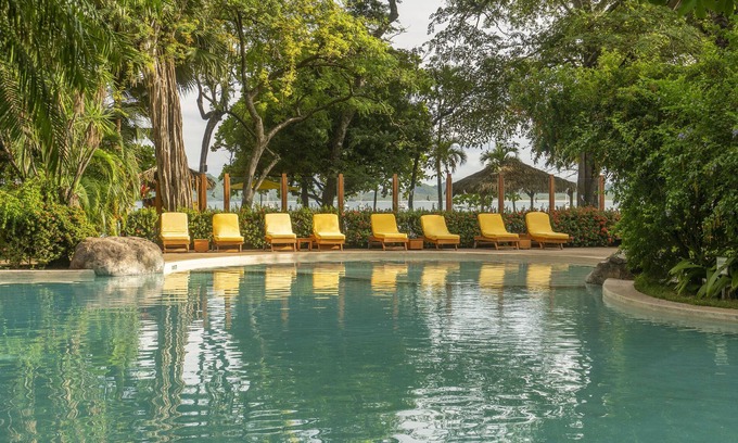 Playa Langosta Hotel | Capitán Suizo Beachfront Boutique Hotel