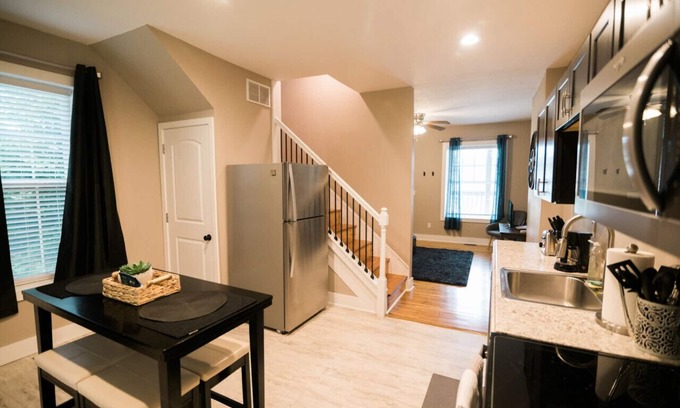 Jefferson City Apartment | Capitol Avenue Townhome