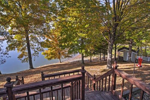 Cadiz House | Captivating Cadiz Hideaway with Deck on Lake Barkley