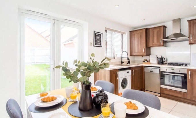 Kibworth Beauchamp House | Captivating 3-Bedroom House w/Netflix and Parking