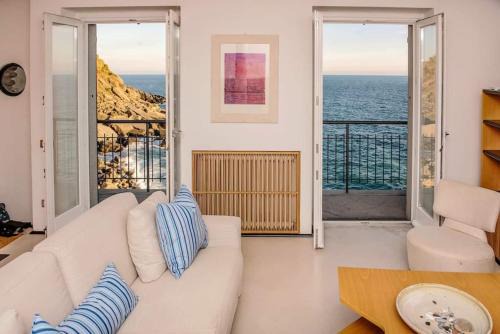 Vernazza Apartment | Carattino 12 Idyllic Seafront Retreat