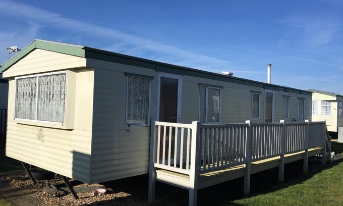 Chapel Saint Leonards House | Caravan Golden Palm