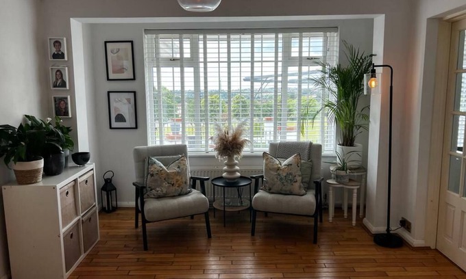 Brighton House | Carden Villa 4 Bedroom Detached House With Hot Tub| Brighton|Pet Friendly