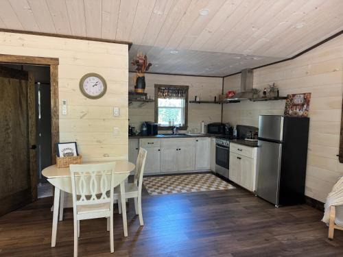 Mechanic Settlement Cabin | Cardwell cabins