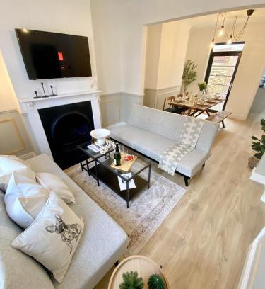 Northampton House | Carlton House, 3 Bedroom, Cinema, Mini golf, Wifi