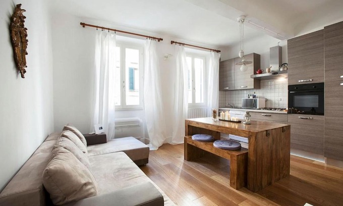 Santo Spirito Apartment | Carmine Suite