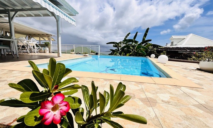 Le Robert House | CARPE HORAS, THE VIEW, 1 min from the sea, saltwater pool, jacuzzi, pets welcome