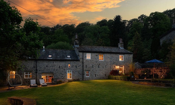 Giggleswick Cottage | Carrholme Cottage - Rural luxury, sleeps 12 guests in 6 bedrooms