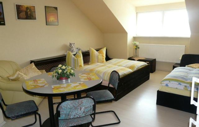 Frankldorf House | Caruso Pension und Pizzeria