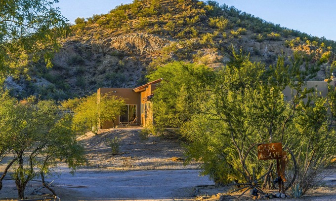 Wickenburg House | *CASA AGAVE* New Fully Appointed! Couples and Meadows Clients. READ REVIEWS!