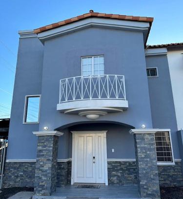 Mexicali House | Casa amplia cerca de garita