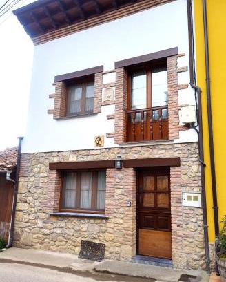 Intriago House | CASA ANGELITA INTRIAGO CANGAS DE ONis