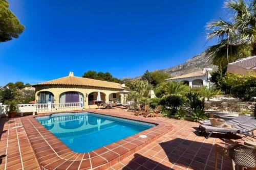 Bernia Villa | Casa Ardilla