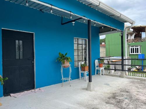Coban House | Casa Azul en Cobán