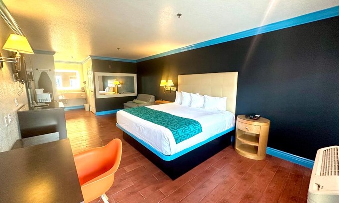 Orange Hotel | Casa Blanca Hotel - Orange