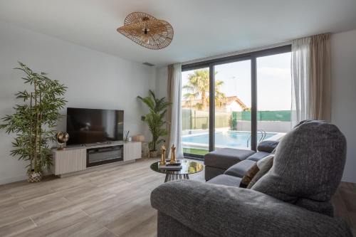 Chiva Villa | Casa Blanca - Villa con piscina