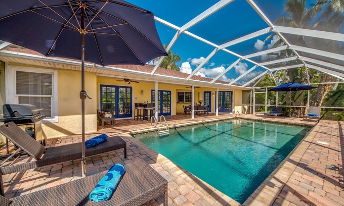 Fort Myers Villa | Casa Blue Horizon - Pool with Canalview - 4 Bedrooms - 3 Bath - Southex.