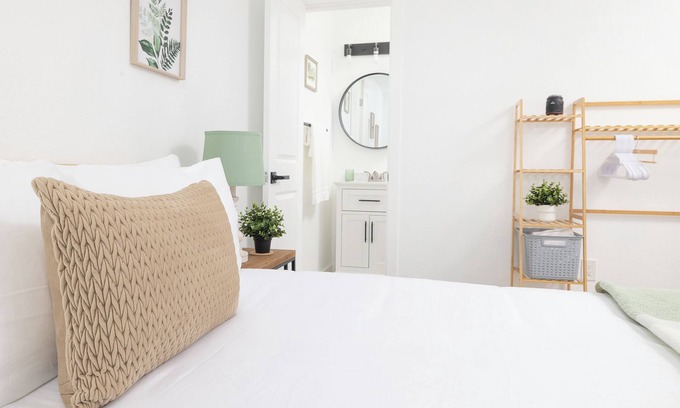 Uptown House | Casa Bohemia - 5 Star Location - Convenience and Comfort - Free L2 EV Charging