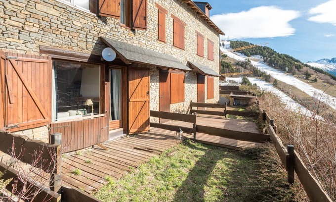 Baqueira Ski Chalet | Casa Bosque by Totiaran