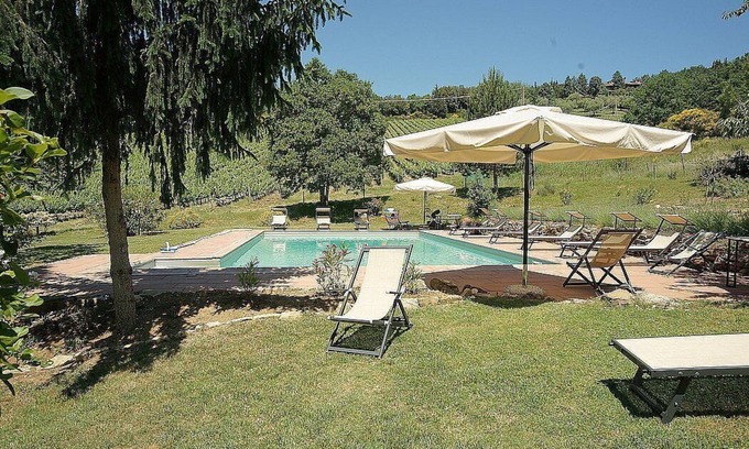 Pontassieve House | Casa Camomilla E: A characteristic and welcoming two-story independent house surrounded by meadows and by green hills, with Free WI-FI.