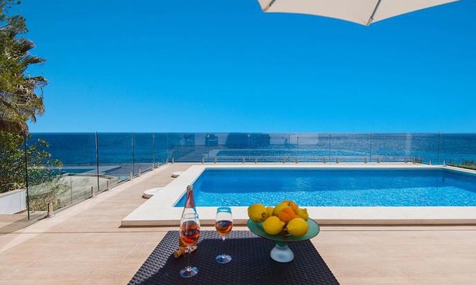 Provensals House | Casa Carol on the rocks MHM