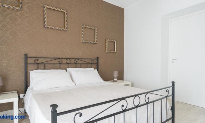 Naples City Centre Apartment | Casa Castel Capuano