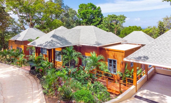 Lawson Rock House | Casa Catarata home