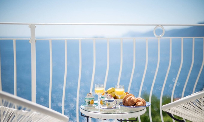 Praiano Ski Chalet | Casa Clara - Modern House with Breathtaking Views of Capri and Positano