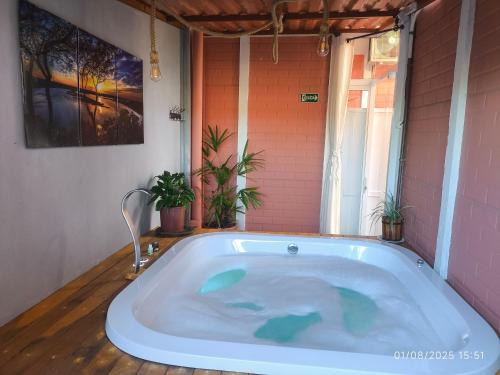 Praia da Armacao do Itapocoroi House | CASA CLIMATIZADA COM HIDROMASSAGEM PRÓXIMO BETO CARRERO E PRAIAS - Casa 2 DuMar Hospedagem