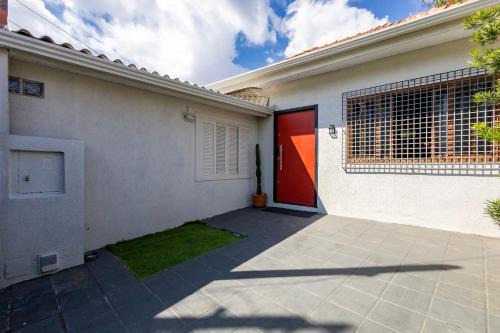 Tingui House | Casa Completa com garagem