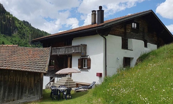 Medel Other | Casa Crest, Platta Baselgia Medels