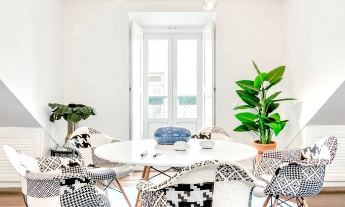 Encarnacao Apartment | Casa da Barroca designer loft in Bairro Alto