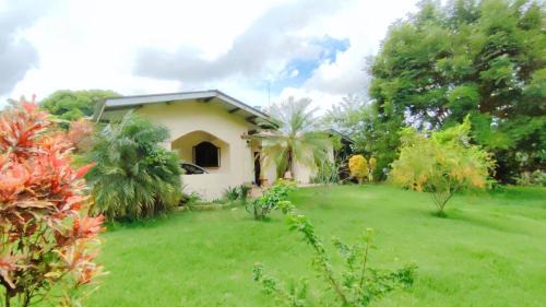 Hato Viejo House | Casa de Campo, en David Chiriquí, Cerca de Playa y Montañas
