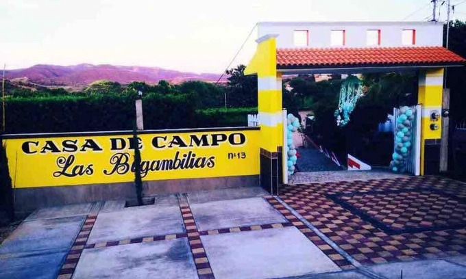 Acatlan House | Casa de campo “Las Bugambilias”.