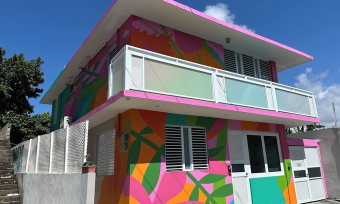 Ocean Park Apartment | Casa de Las Flores: Stylish 3-Bedroom Apartment with Artistic Flair in San Juan