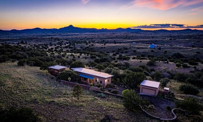 Alpine House | Casa de Luna - Desert Sanctuary