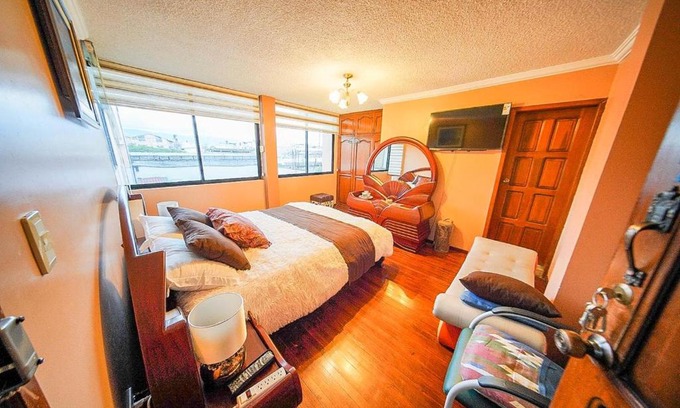 Chimborazo Province House | Casa de Mármol