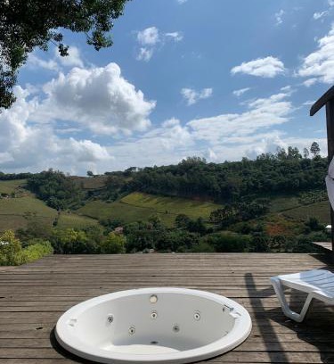 Santa Helena House | Casa de Vidro com hidromassagem, lareira, cavalo, trilha, piscina