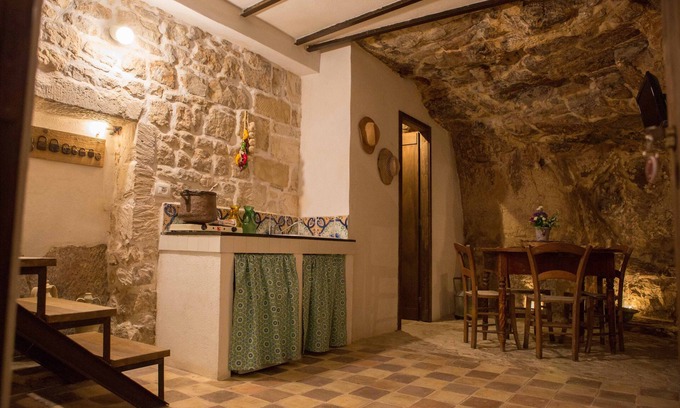 Modica House | Casa degli Avi Donna Peppa in Modica, impossible to imagine magical to live