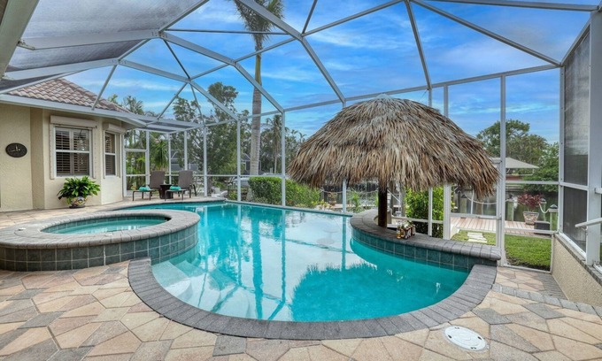Cape Coral Villa | Casa del Sueno - 3 bed/3 bath in the Four Mile Cove area w. heated pool and spa. Gulf access!