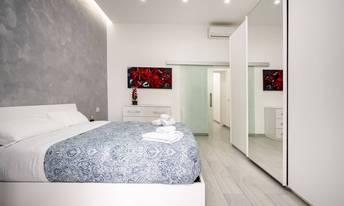 Municipio 1 Apartment | Casa di Carly - large cozy retreat in center