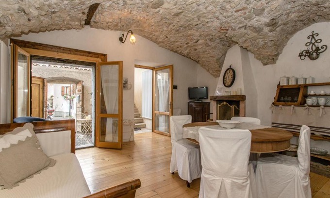 Roe Volciano House | Casa Di Laura