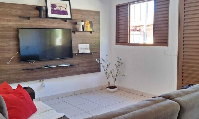 Davidopolis House | Casa Dondoca inspired by the family matriarch, designed to welcome yours!