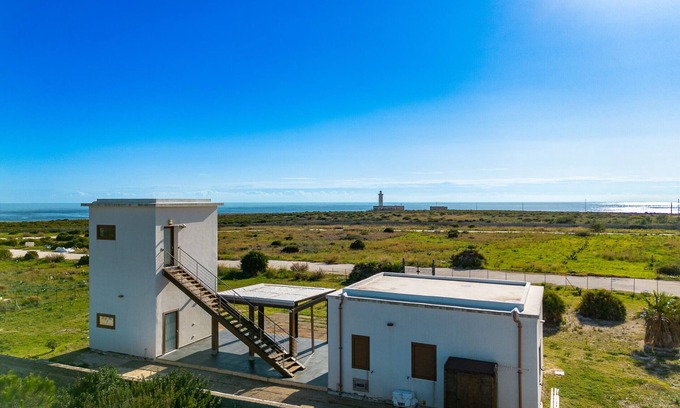 Syracuse Ski Chalet | Casa Faro del Plemmiro con Jacuzzi by Wonderful Italy