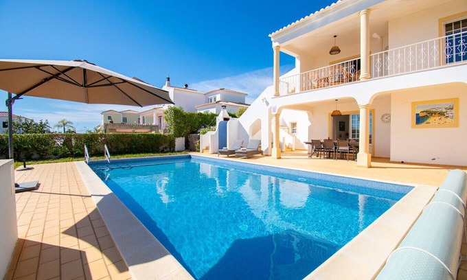 Mato Serrao Villa | Casa Filipa: Lower Floor