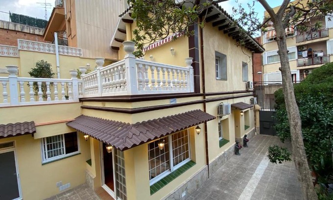 Badalona House | Casa Flores del Mediterráneo