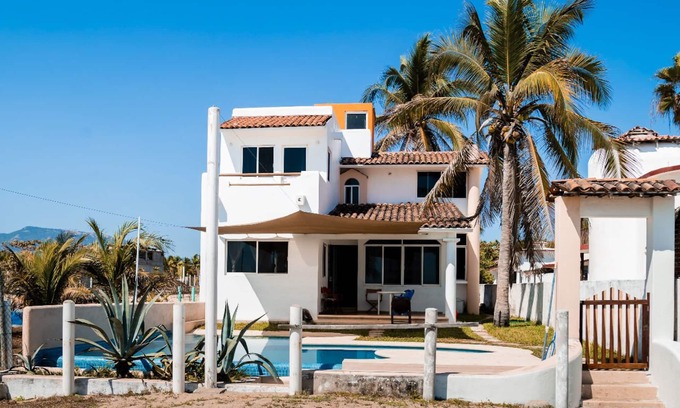 Ixtapa - Zihuatanejo House | Casa GARAL: Playa Blanca