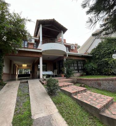 Salta House | CASA GRAND BOURG CON MAGNÍFICA VISTA Y PILETA